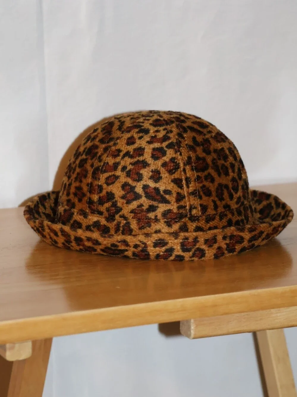 Girls' Vintage Style Leopard Print Bowler Cloche Rounded Crown Derby Hat.